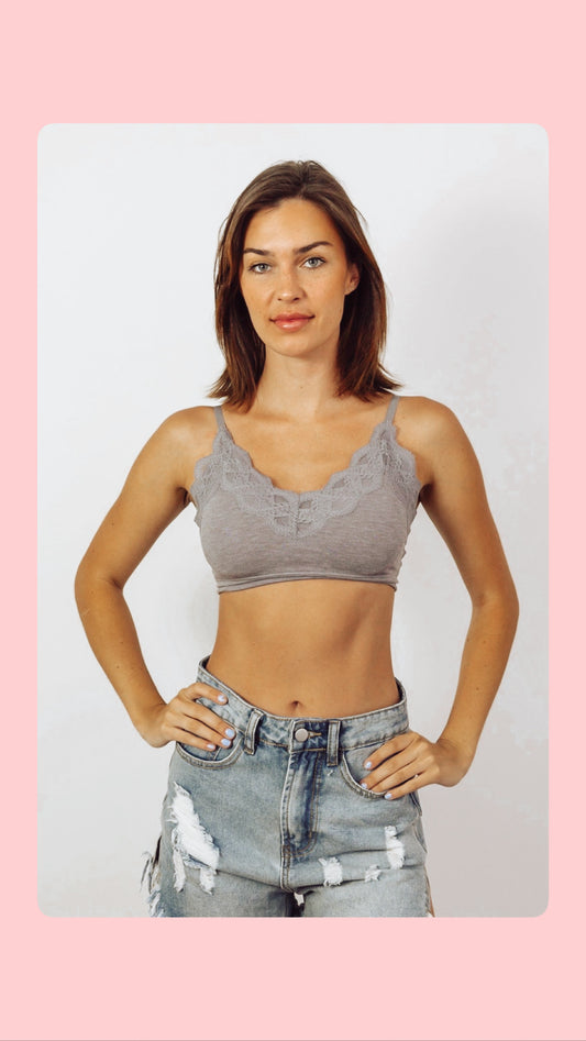 Ultra Soft Lace Trim Ribbed Seamless Bralette – One Size