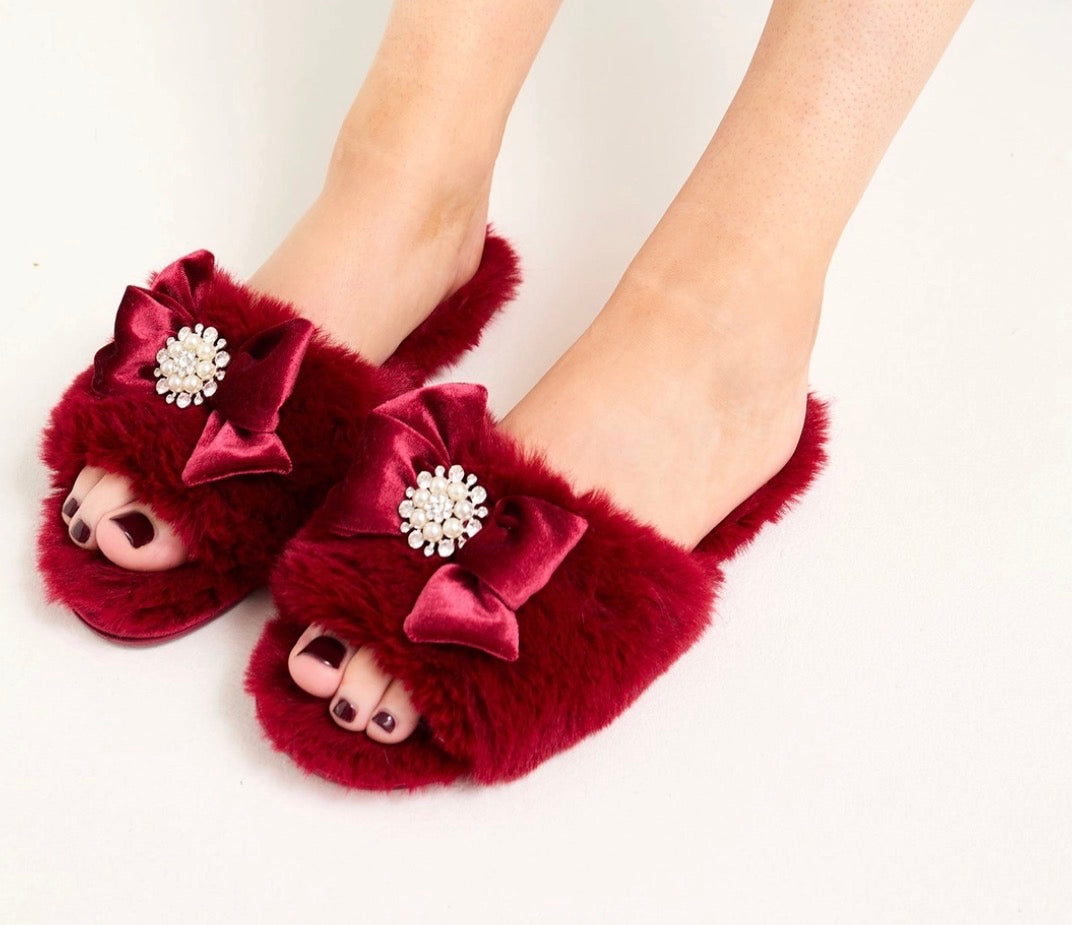 Chic Faux Fur Slippers