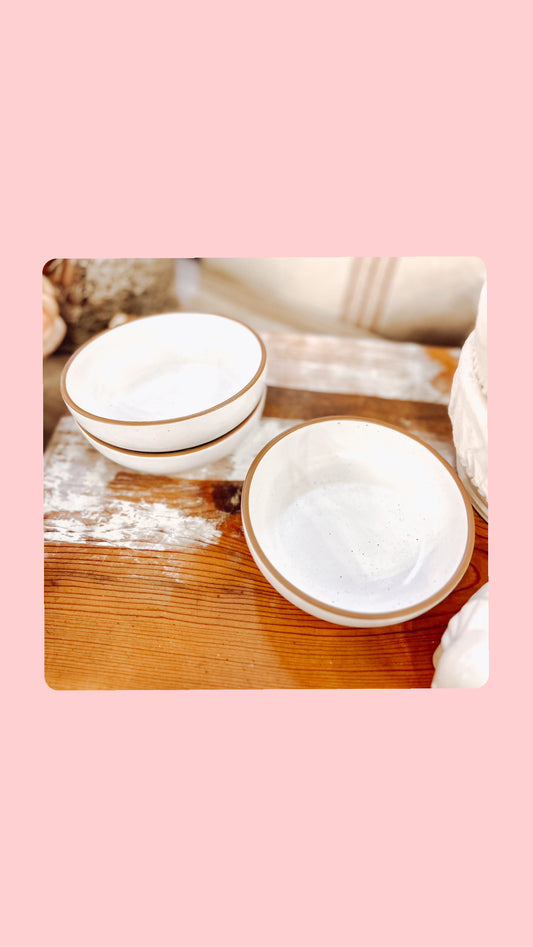 Off white mini bowls