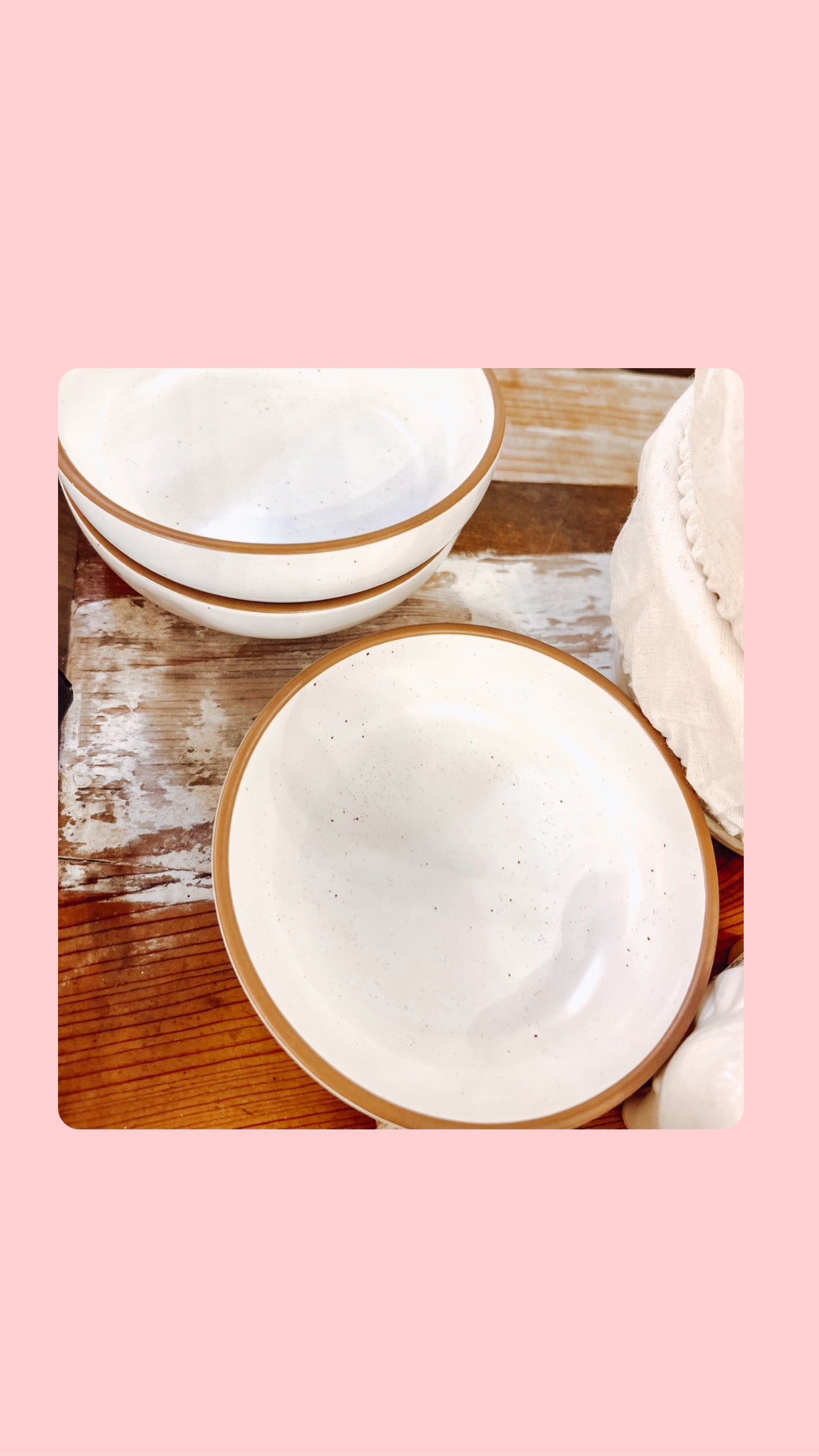Off white mini bowls