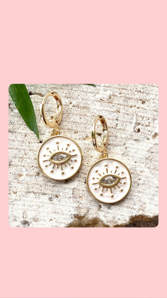 Eye earrings